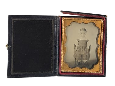 QUARTER PLATE AMBROTYPE OF AN ADORABLE CHILD