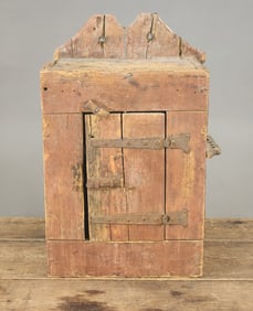 PAINTED HANGING CUPBOARD