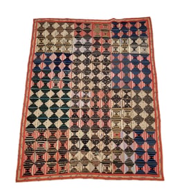 LOG CABIN "COURTHOUSE STEPS" QUILT