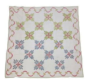 LAUREL LEAVES APPLIQUE QUILT