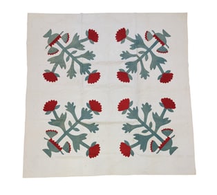 FLORAL APPLIQUE QUILT