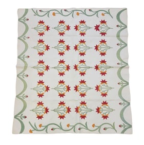 FLORAL APPLIQUE QUILT