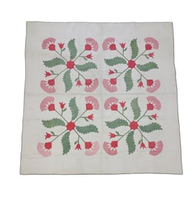 FLORAL APPLIQUE QUILT