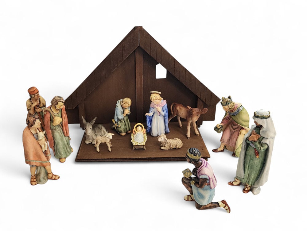 GOEBEL NATIVITY SET (1 of 9)