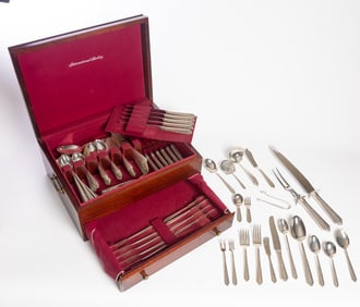 SET OF WALLACE STERLING SILVER FLATWARE