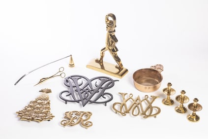 COLLECTION OF VIRGINIA METALCRAFTERS BRASS ITEMS