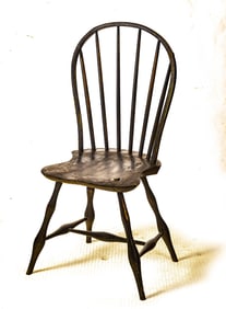 BOW-BACK WINDSOR CHAIR