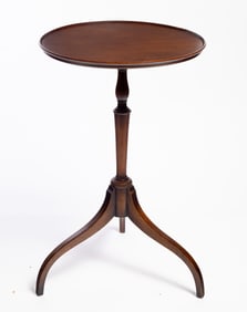 HEPPLEWHITE-STYLE CANDLESTAND