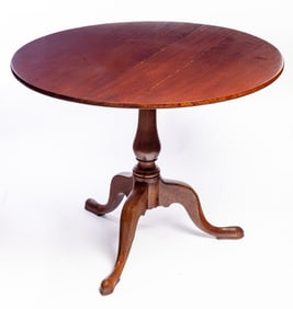CHIPPENDALE TILT-TOP TEA TABLE