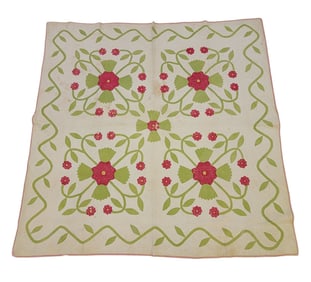 FLORAL APPLIQUE QUILT
