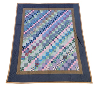 AMISH PINWHEEL QUILT