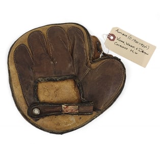 EARLY CATCHER'S MITT
