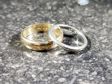 PAIR OF GOLD WEDDING BANDS