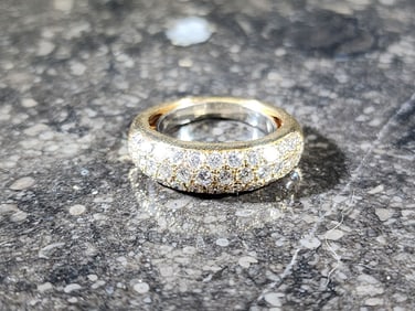 LADY'S GOLD & DIAMOND RING