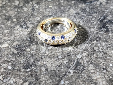 LADY'S GOLD & DIAMOND RING