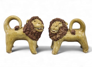 PAIR OF LIONS BY CRYSTAL KING