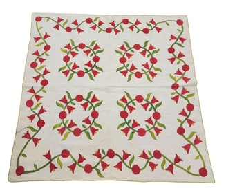 APPLIQUE FLOWER WREATH QUILT