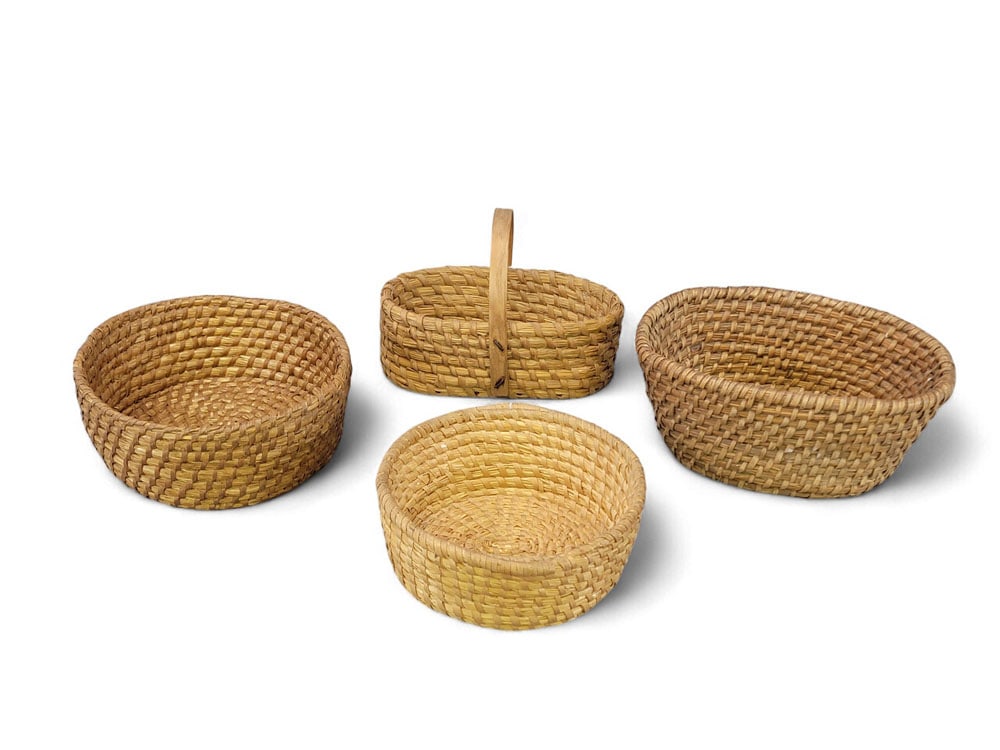 GOOD GROUP OF RYE STRAW BASKETS (1 of 13)