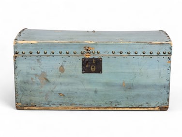 TACK-DECORATED DOME-TOP BOX