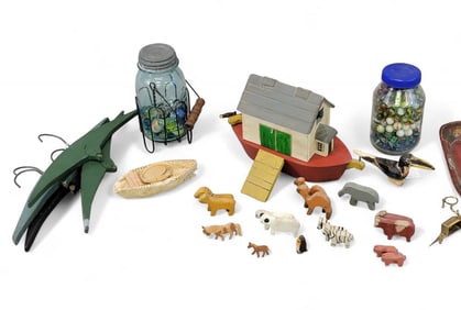 COLLECTION OF CHILDREN'S ITEMS