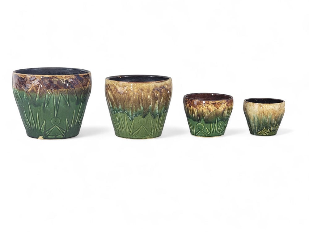 SET OF FOUR ROBINSON RANSBOTTOM FLOWER POTS (1 of 12)