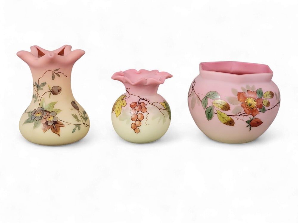 THREE BURMESE SATIN GLASS VASES (1 of 4)