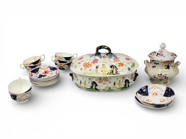 COLLECTION OF ENGLISH IMARI-STYLE TABLEWARE