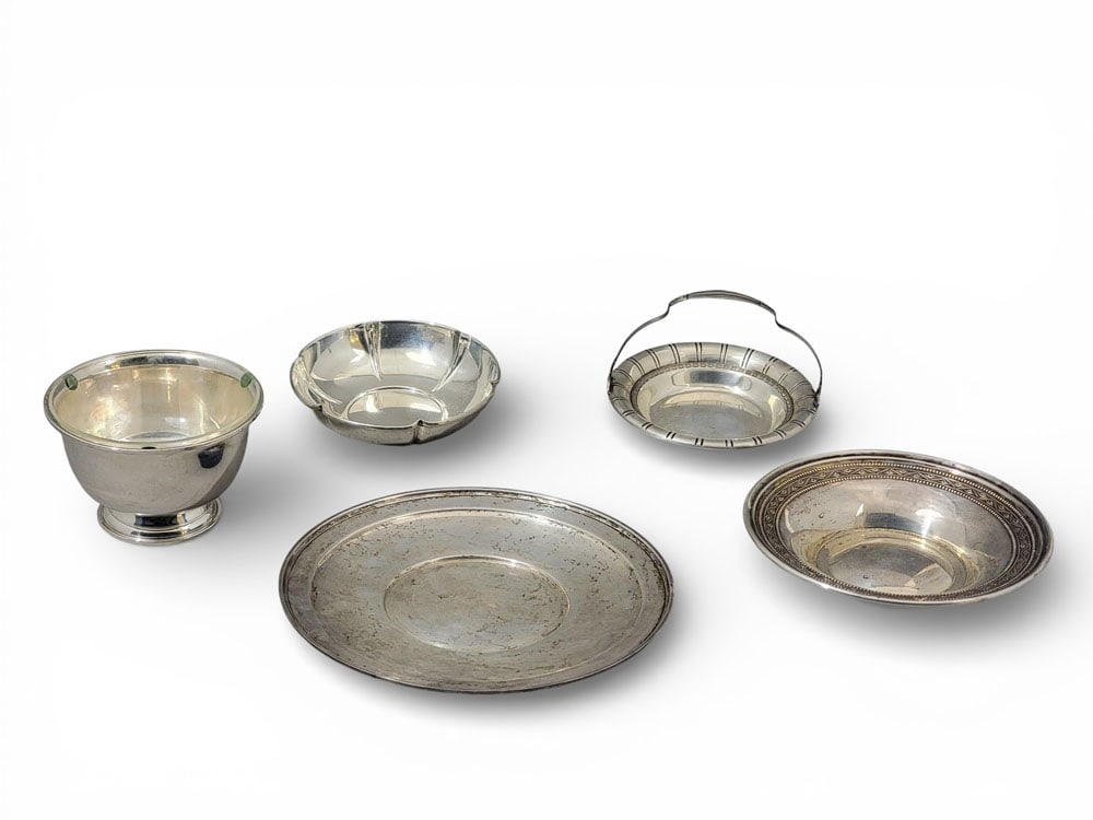COLLECTION OF STERLING SILVER HOLLOWWARE: Collection of sterling hollowware. A B&M Paul Revere bowl w/ glass liner, a Webster Co. basket-style nut dish, a Randahl nut dish, and two dishes without maker's marks. Largest 9" diameter. 625 g tota