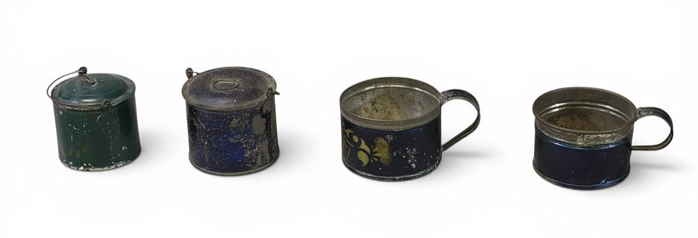 FOUR PIECES OF CHILDREN'S TINWARE (1 of 5)