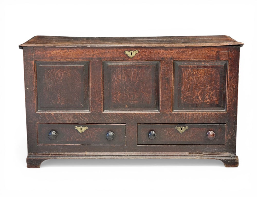 ENGLISH BLANKET CHEST (1 of 9)