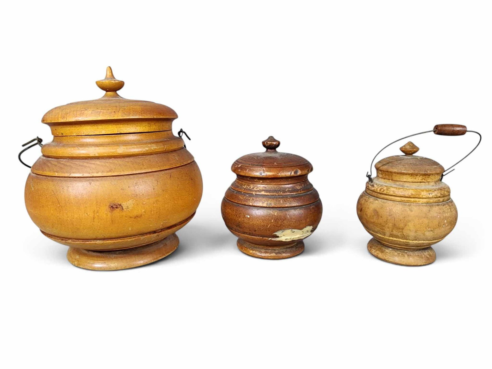 THREE PEASEWARE JARS - 5