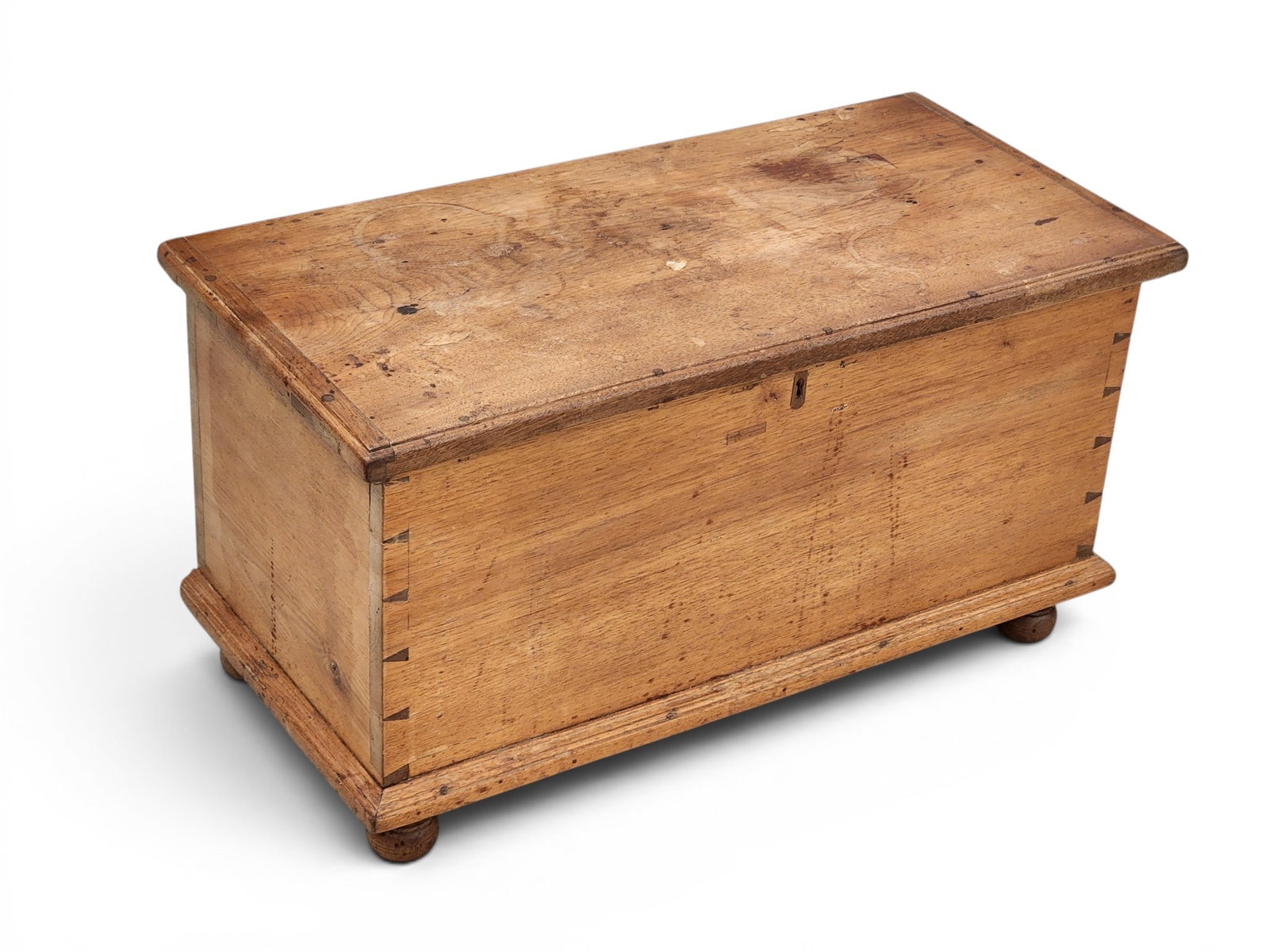 MINIATURE BLANKET CHEST (1 of 3)