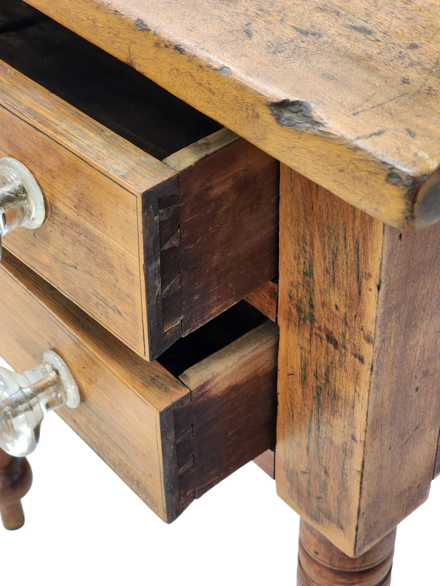 TWO-DRAWER STAND - 2