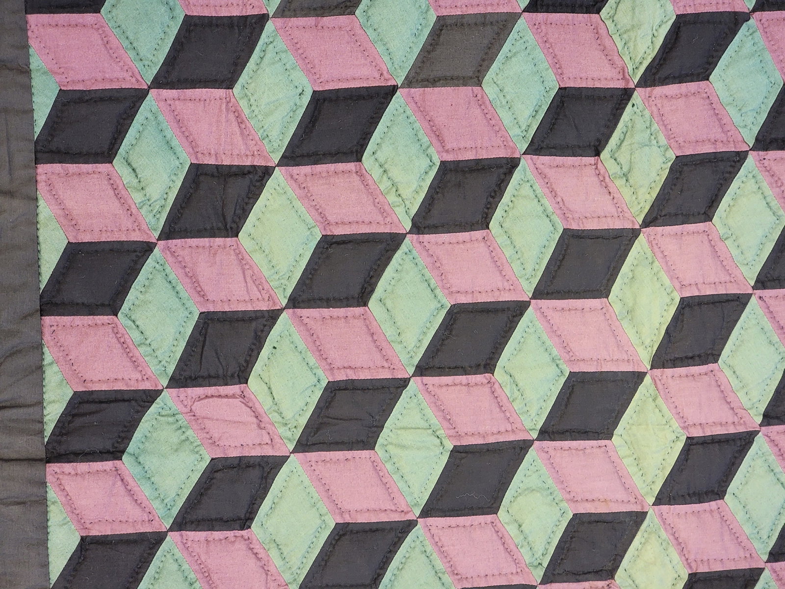 AMISH CRIB QUILT (1 of 4)