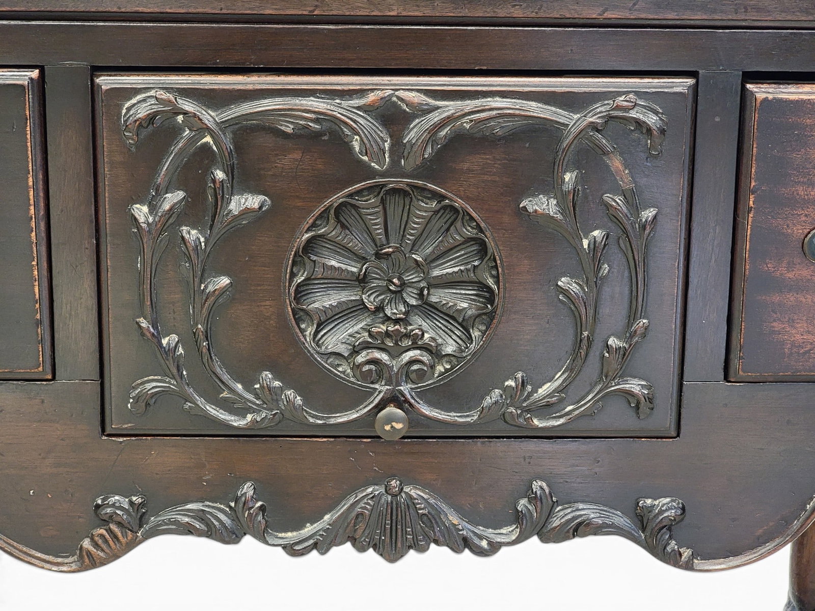 CHIPPENDALE-STYLE DRESSING TABLE - 2