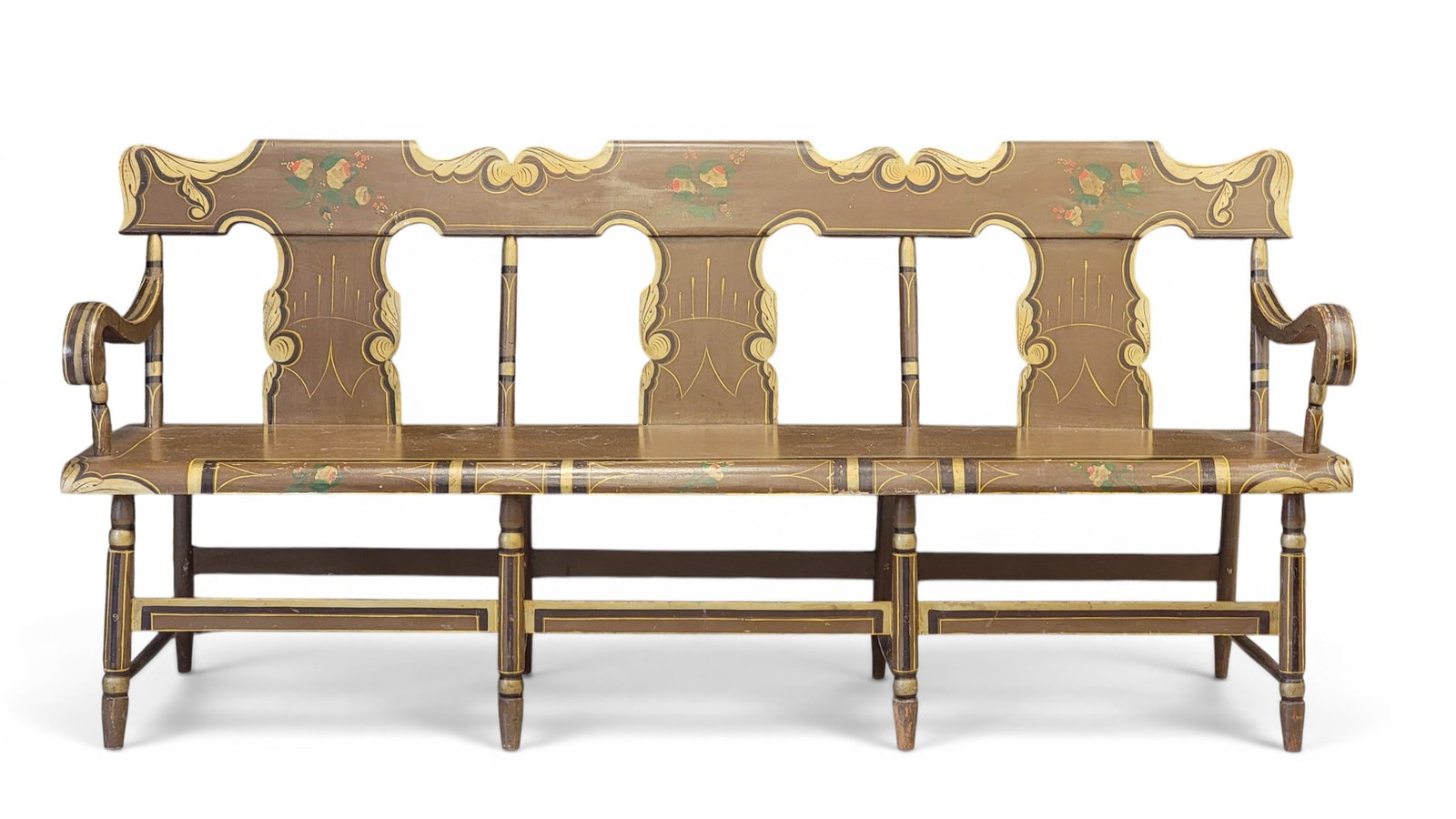 DECORATED SETTEE