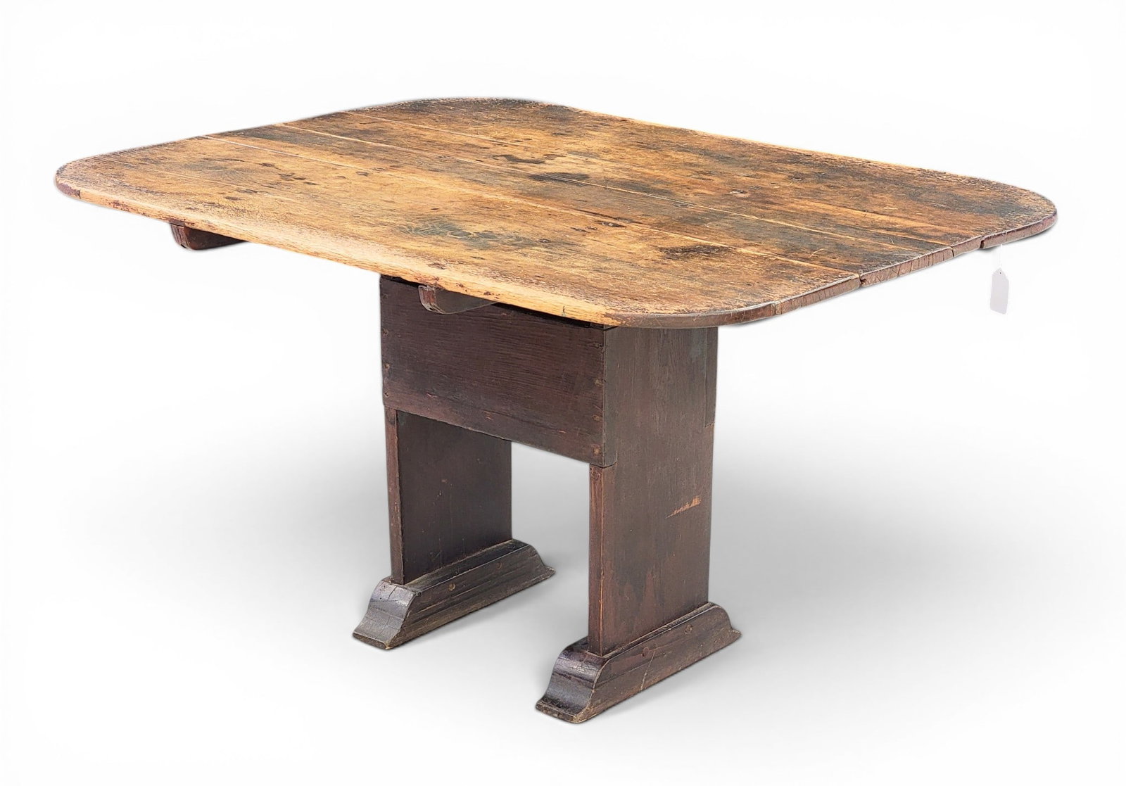 HUTCH TABLE: American, 1st half-19th century, pine. Large top with rounded corners, and on shoe feet. 28" high, 49" wide, 39" deep. Provenance: from the collection of Diane Whyte Miller (Virginia). NOTE: We are ha
