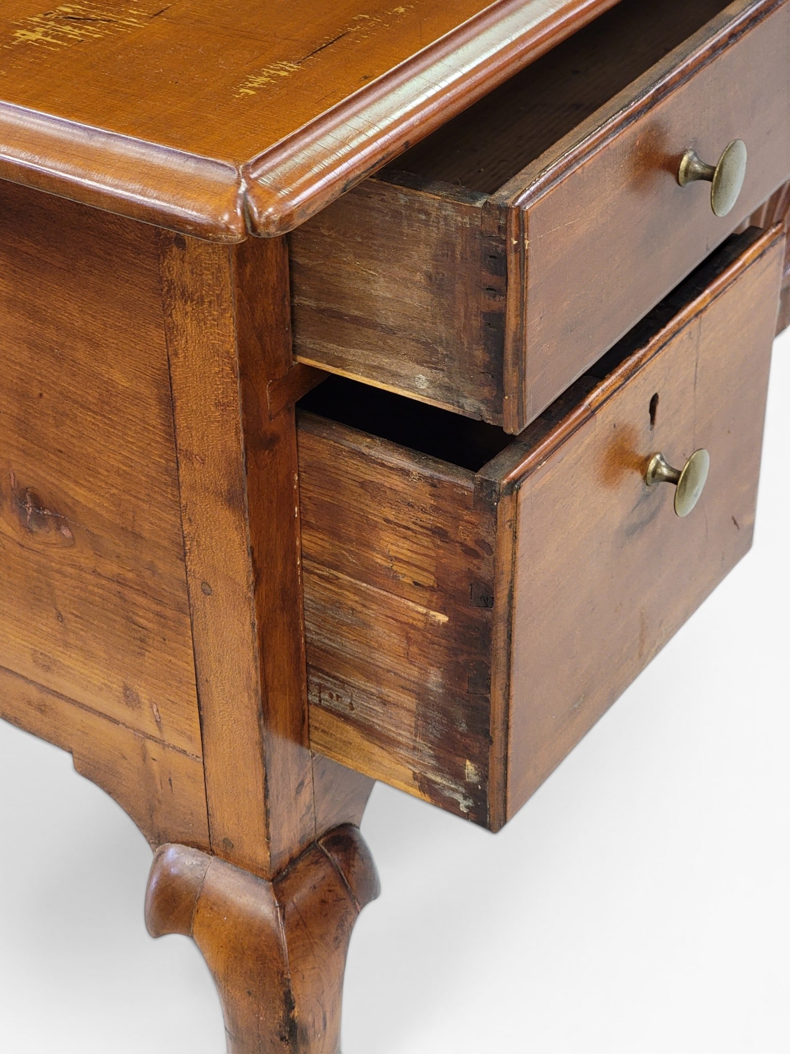 QUEEN ANNE DRESSING TABLE - 3