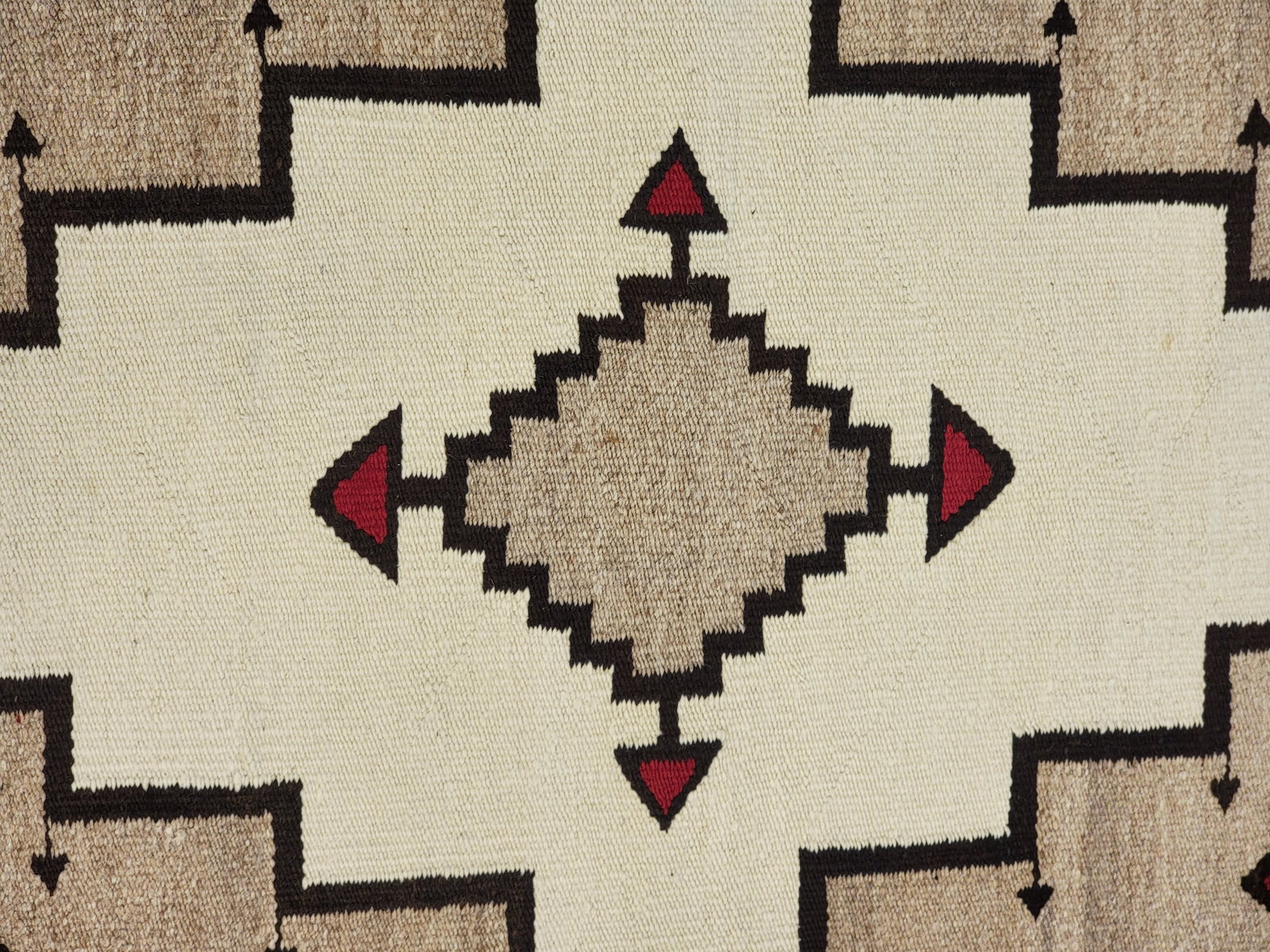 NAVAJO WEAVING (1 of 5)