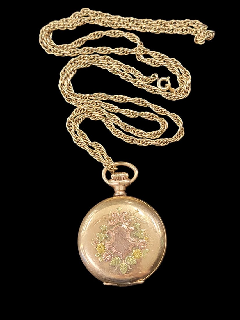 LADY'S WALTHAM POCKETWATCH: Hunting case, Seaside grade, 0s, 7/15j, s/n 9612022. In a Wadsworth tricolor gold-filled case. Provenance: a private southern collection. NOTE: We are happy to answer questions and take additional pho