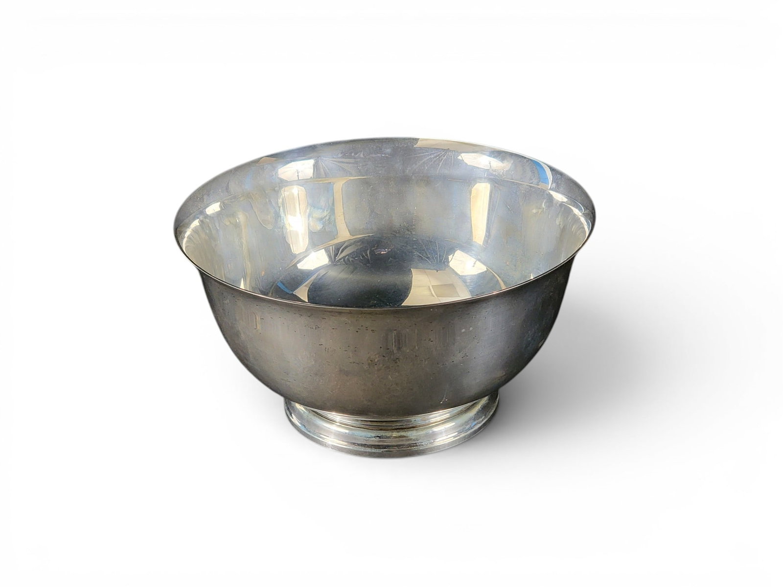 STERLING SILVER "PAUL REVERE" BOWL: Lunt, 20th century. 9" diameter. 733g. Provenance: a northeast Ohio collection. NOTE: We are happy to answer questions and take additional photos of lots prior to the auction (the sooner submitted the