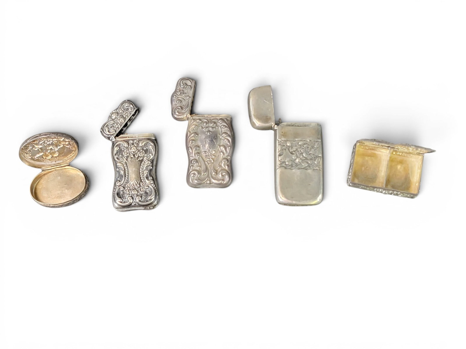 COLLECTION OF SILVER ACCESSORIES (1 of 4)