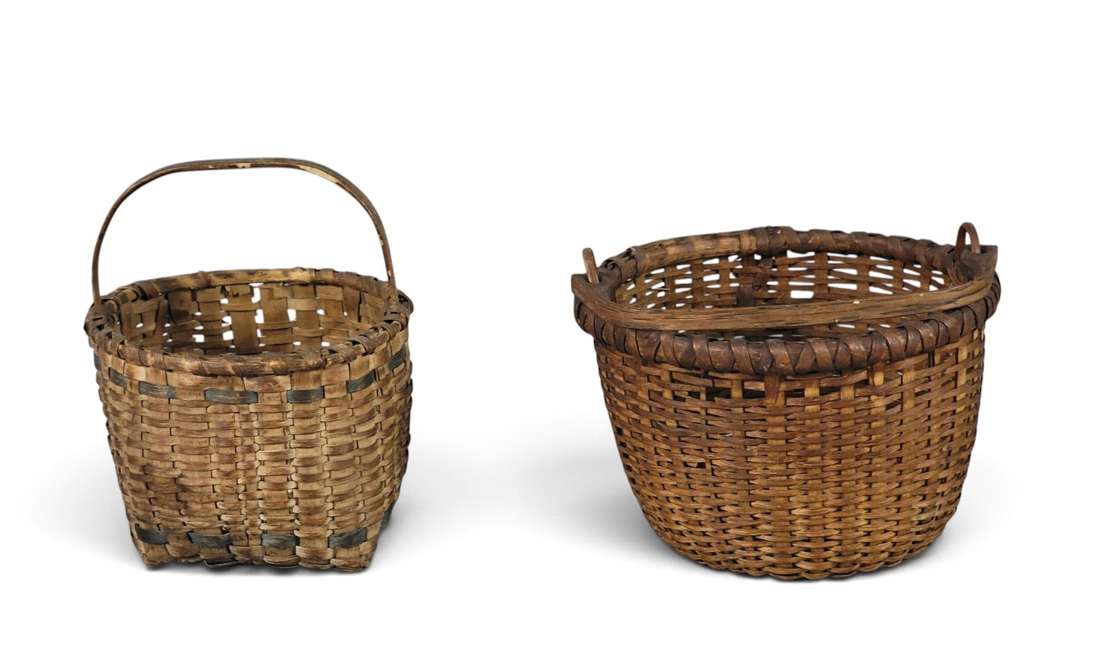 TWO MINIATURE AMERICAN BASKETS (1 of 9)