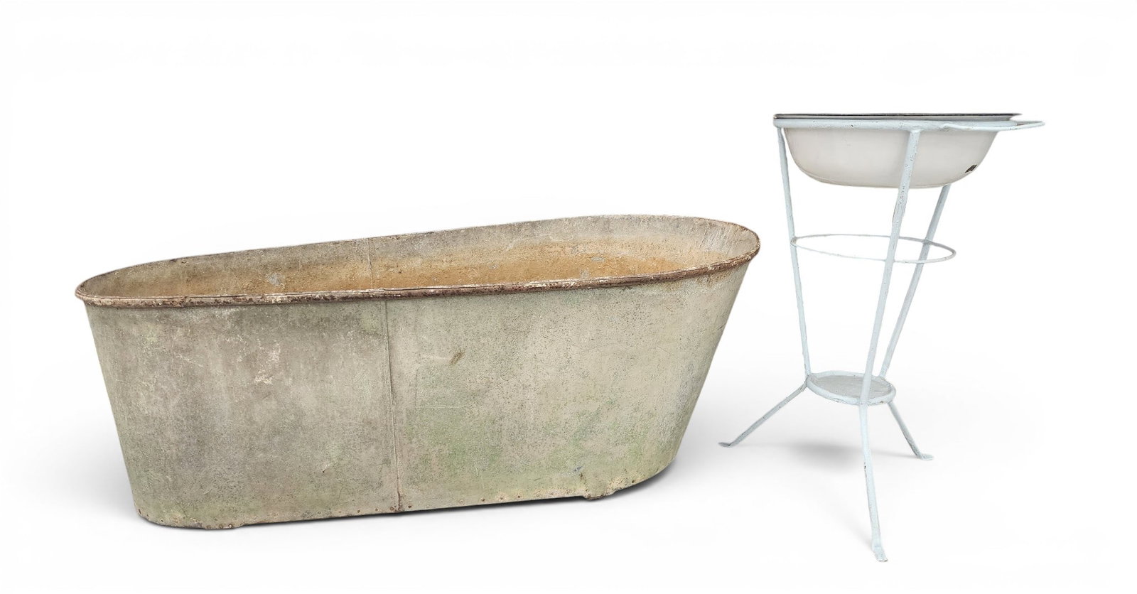BATHTUB AND WASH BASIN (1 of 4)