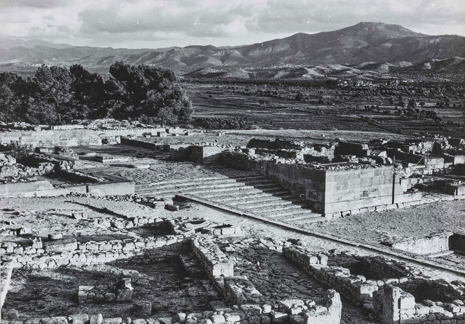 Minoan palace Phaistos. Coastline. Plateau, Crete.: All three photos stamped ''Copyright Herbert List München 13 Ainmillerstrasse 26'' and handwritten inscription with the place name verso. Gelatin silver print on Agfa photo paper. 20.2 x 28.5 and