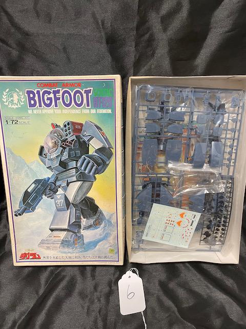SEALED OLD STOCK BIGFOOT 1/72 SCALE HT-128 COMBAT ARMOR MODEL (1 of 2)