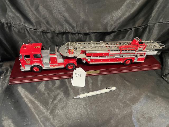 FRANKLIN MINT SEAGRAVE RARE FIRE ENGINE FULL SIZE (1 of 3)