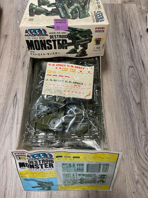 1/160 SACALE DESTROID MONSTER VINTAGE SPACE BANDAI MODEL UNBUILT AND SEALED: Comes as seen in pictures