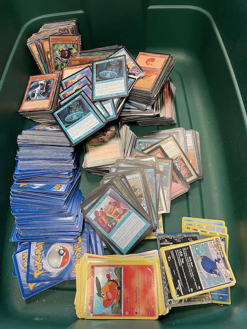 LARGE TOTE FILLED WITH MAGIC THE GATHERING AND POKEMON CARDS (1 of 1)