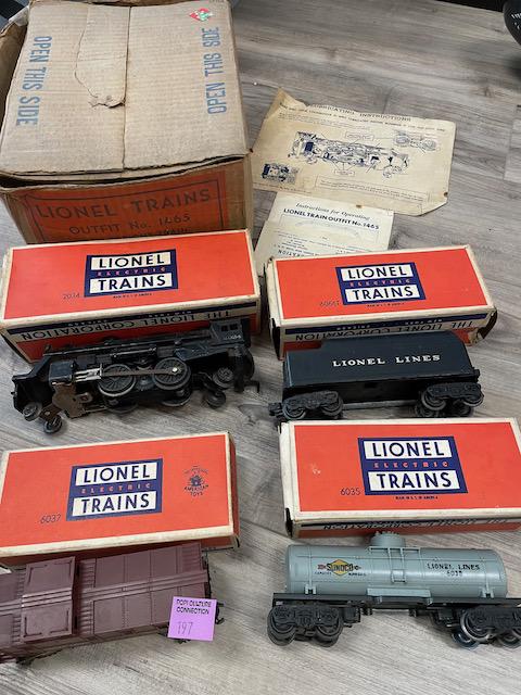 LIONEL TRAIN SET WITH BOXES (1 of 1)